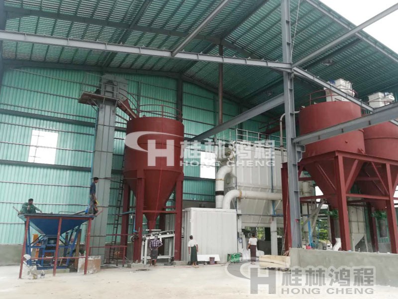 1250目方解石超細(xì)微粉磨機(jī)東南亞客戶訂購機(jī)械現(xiàn)場 1250目方解石超細(xì)微粉磨機(jī)HCH1395超細(xì)環(huán)輥磨東南亞客戶訂購機(jī)械現(xiàn)場